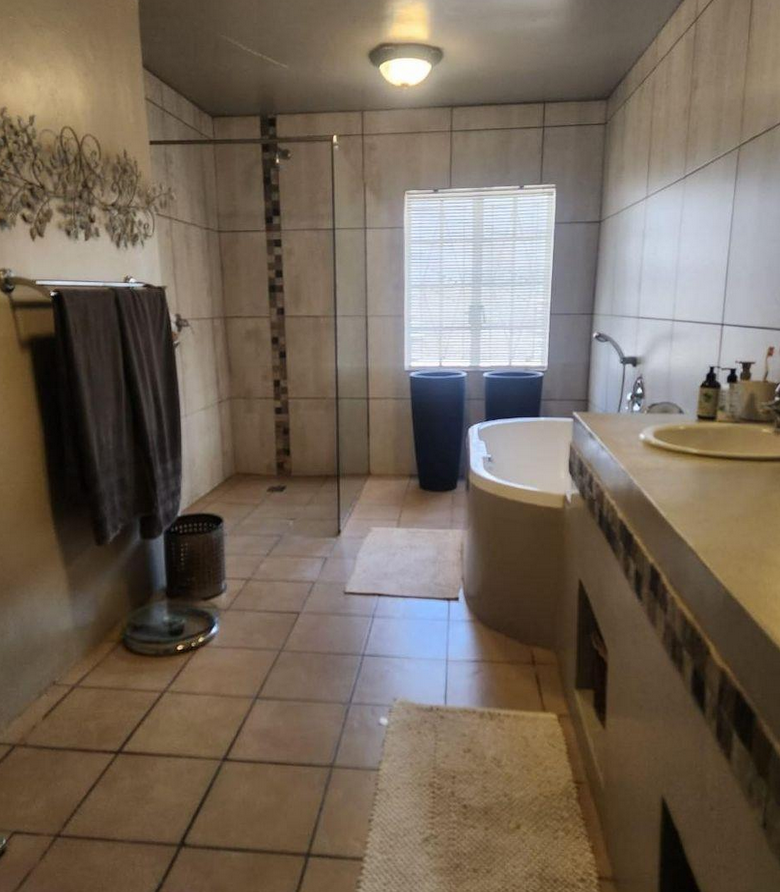 6 Bedroom Property for Sale in Harmonie Eastern Cape